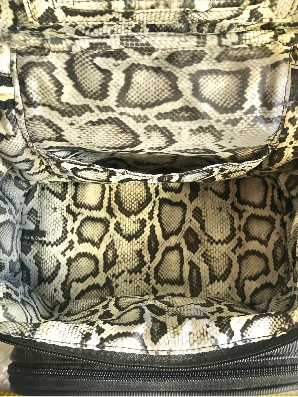 Celebrity Classic Black Women's Cosmetic Shoulder Bag